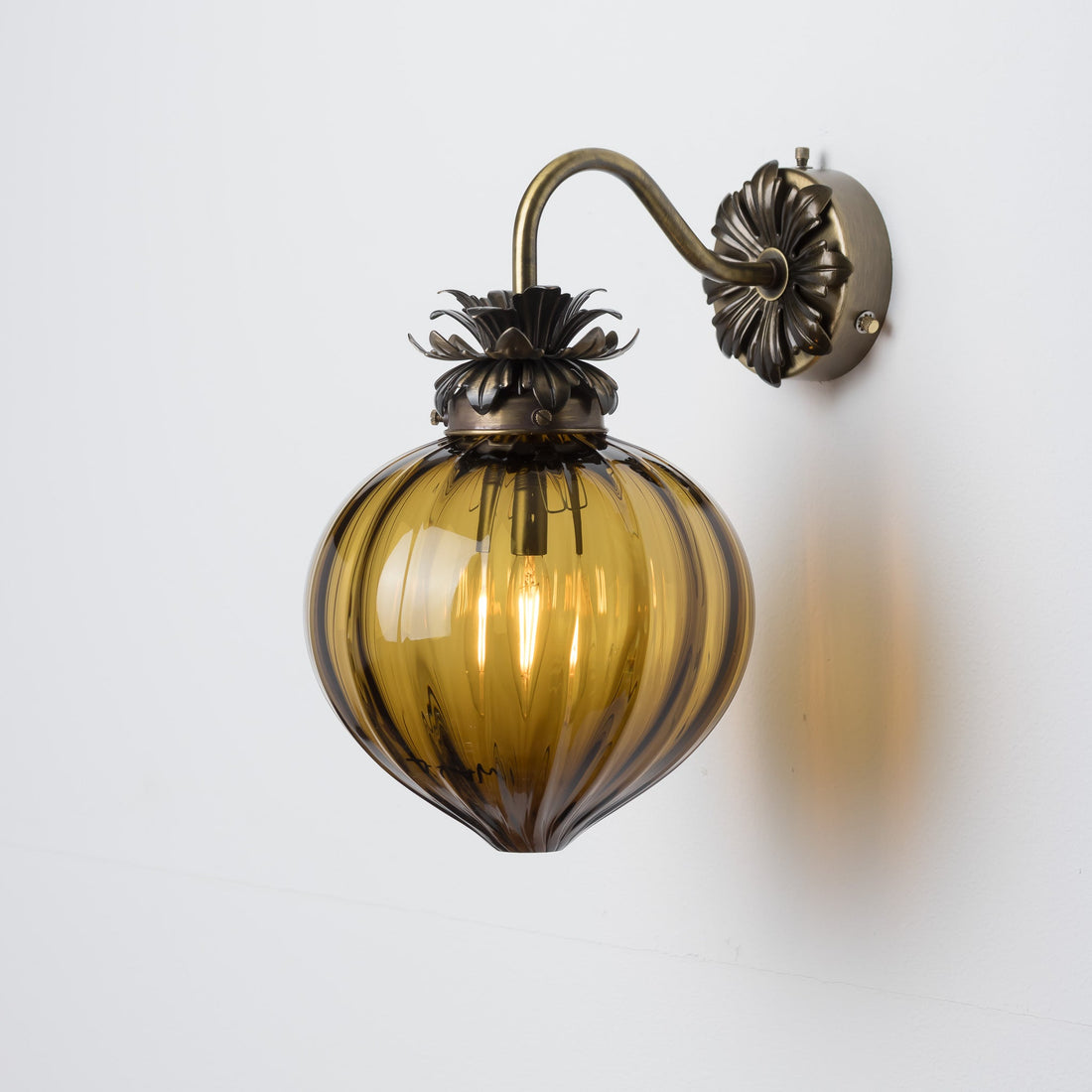 Flora Standard Wall Light - Sargasso/Optic